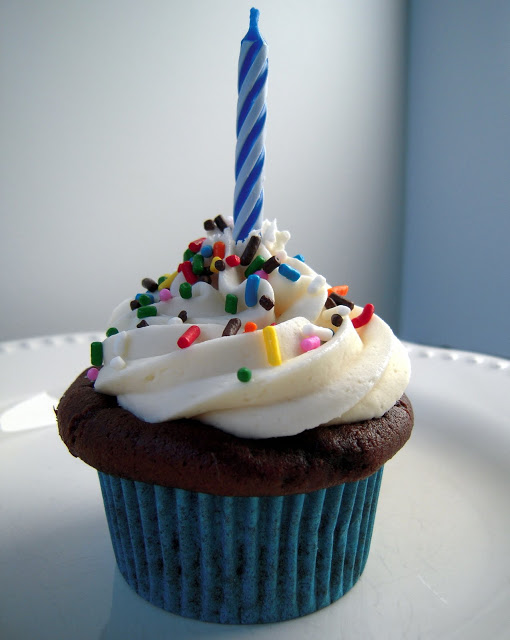 Best Chocolate Cupcakes with Buttercream Frosting