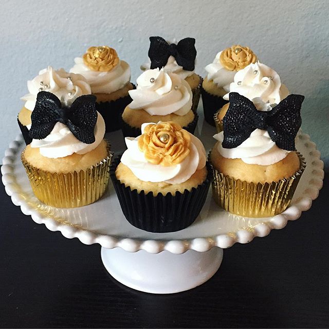 Black and Gold Cupcakes