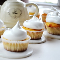Chocolate Cupcakes with Marshmallow Frosting Chocolate Cupcakes with Marshmallow Frosting