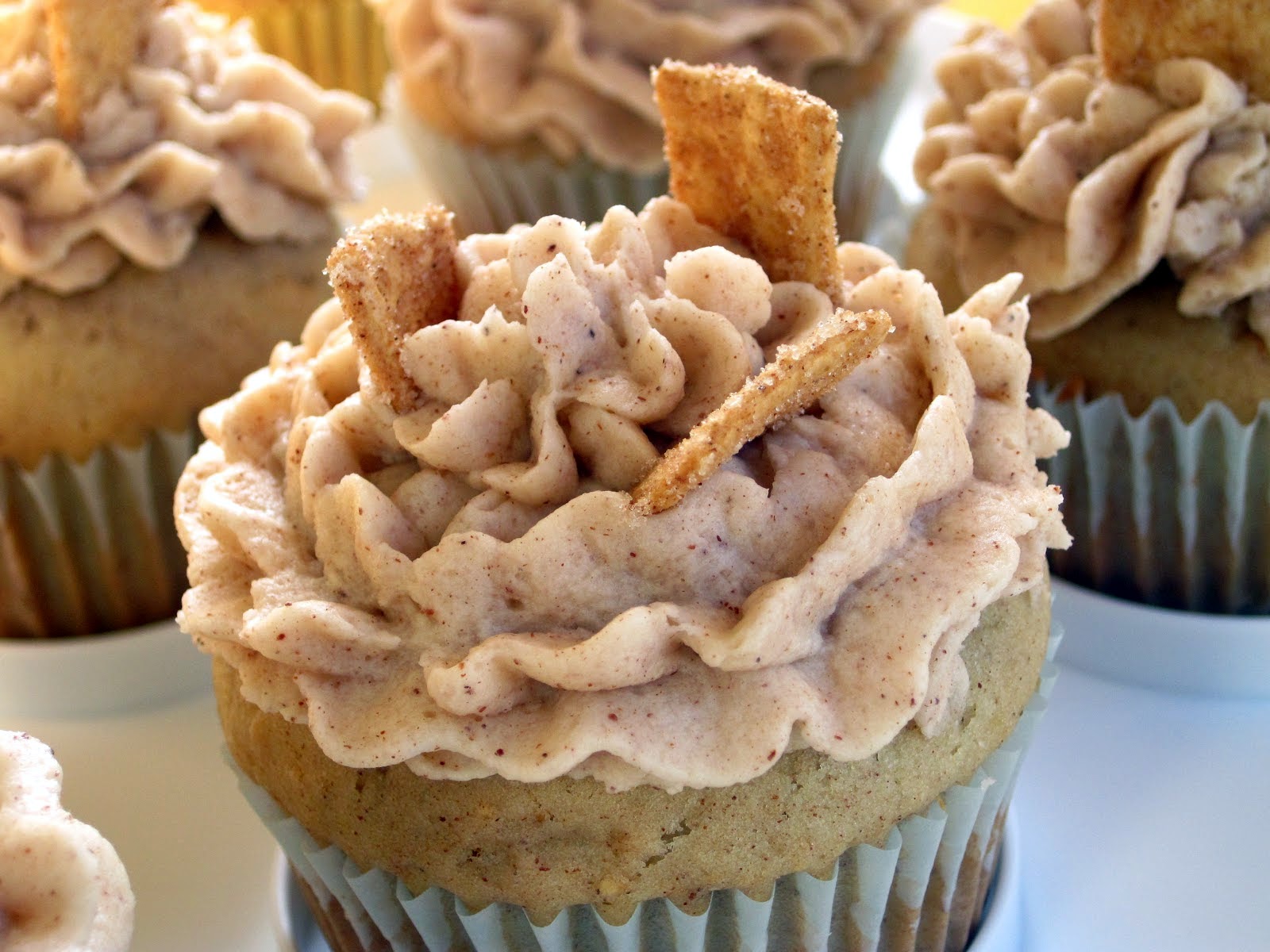 Cinnamon Toast Crunch Cupcakes