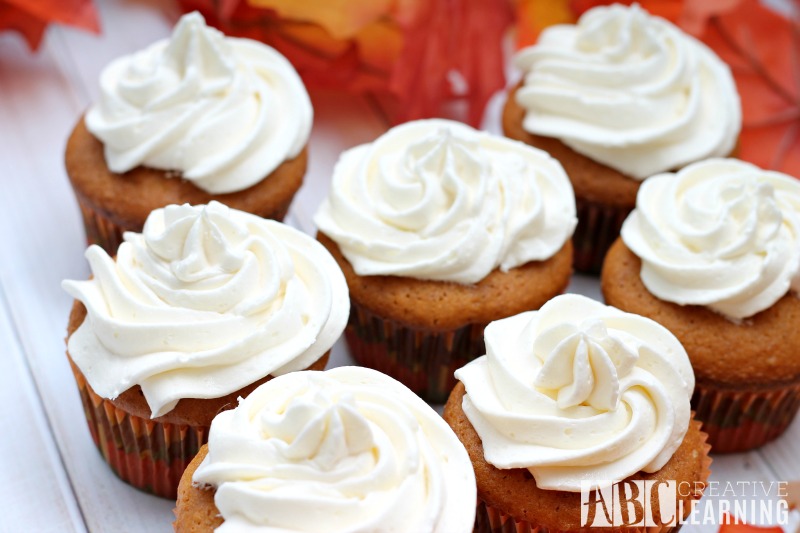 Cupcakes with Marshmallow Frosting