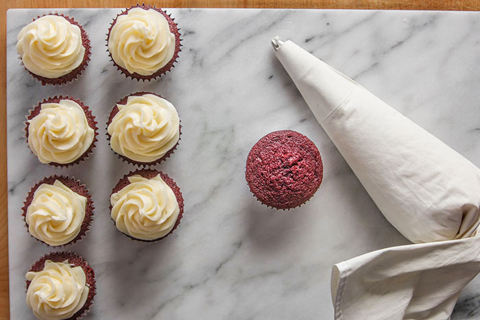 Icing Cupcakes with Piping Bag Icing Cupcakes with Piping Bag