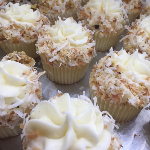 Italian Wedding Cake Cupcakes Italian Wedding Cake Cupcakes