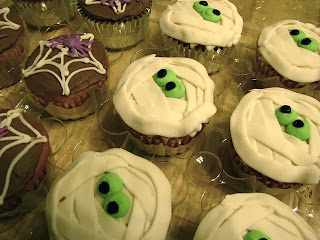 Mummy Cupcakes for Halloween