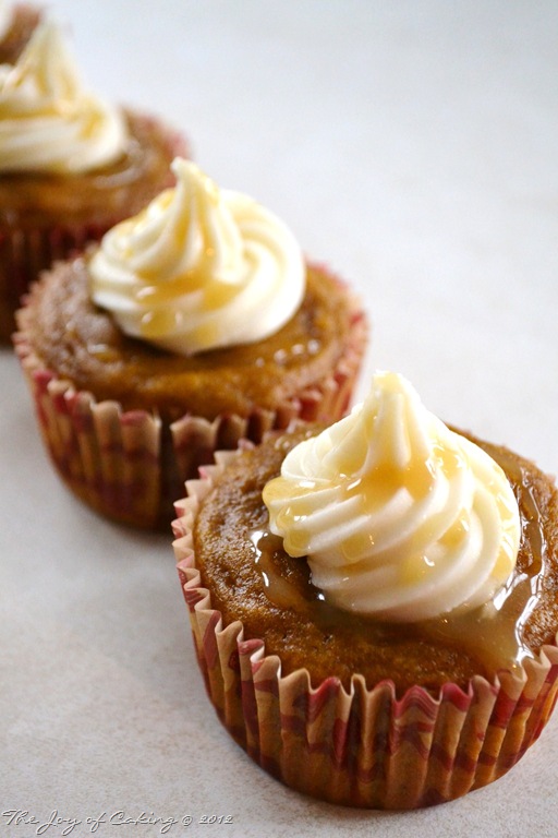 Pumpkin Cupcakes with Caramel Drizzle