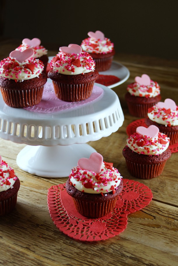 Red Velvet Cupcake Decorating Ideas