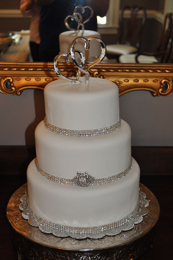 Round Wedding Cakes with Bling Round Wedding Cakes with Bling