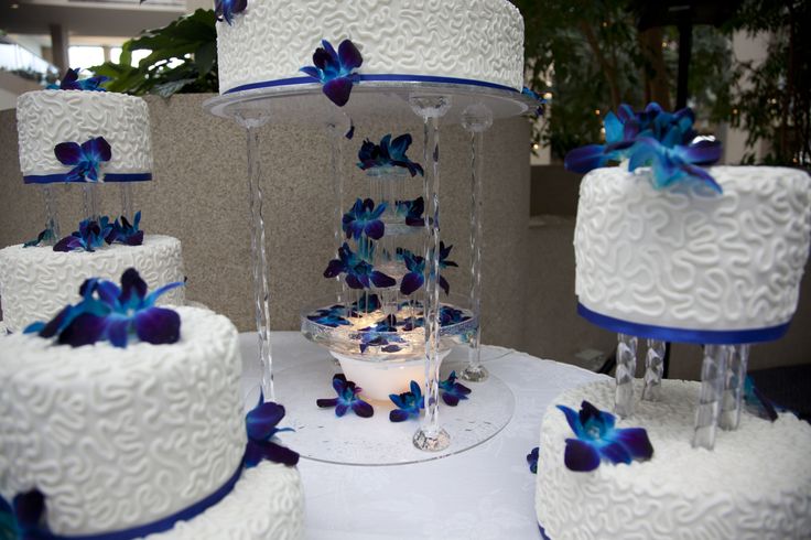 Royal Blue Wedding Cake with Fountain
