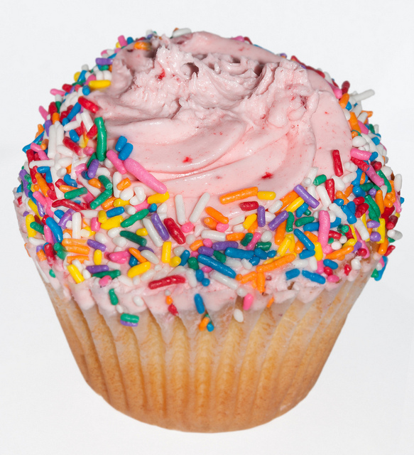 Strawberry Cupcakes with Vanilla Frosting