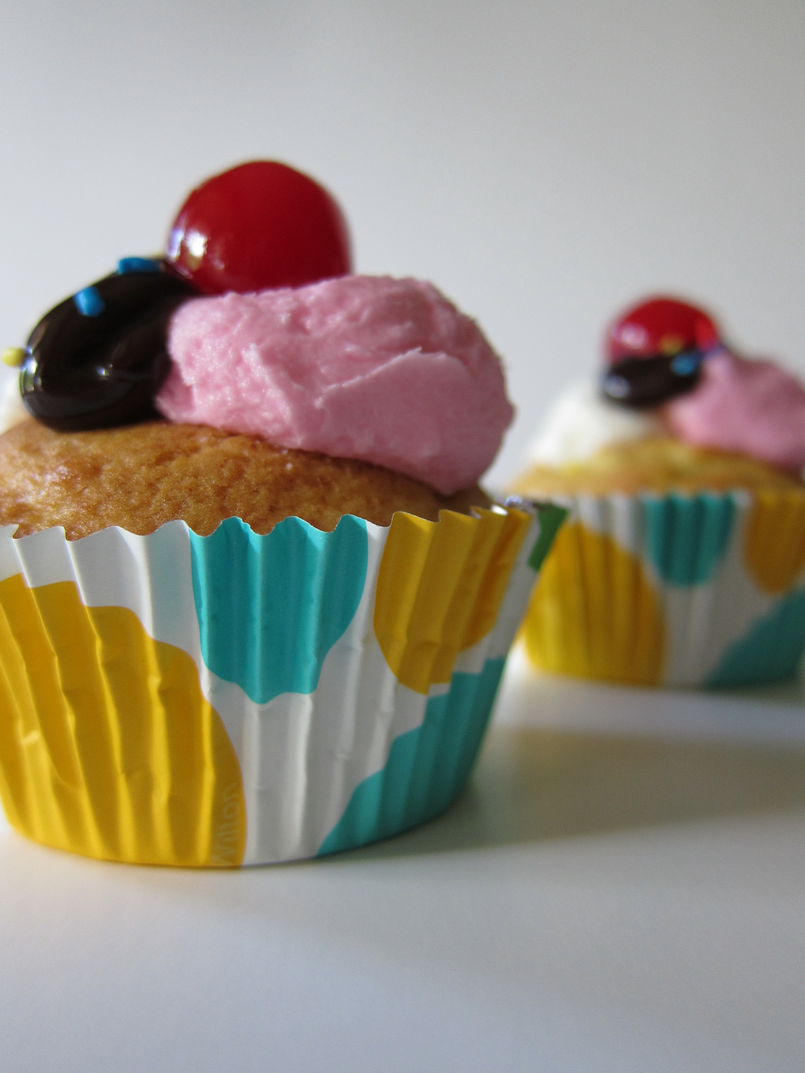 Strawberry Filled with Cupcake Strawberry Filled with Cupcake