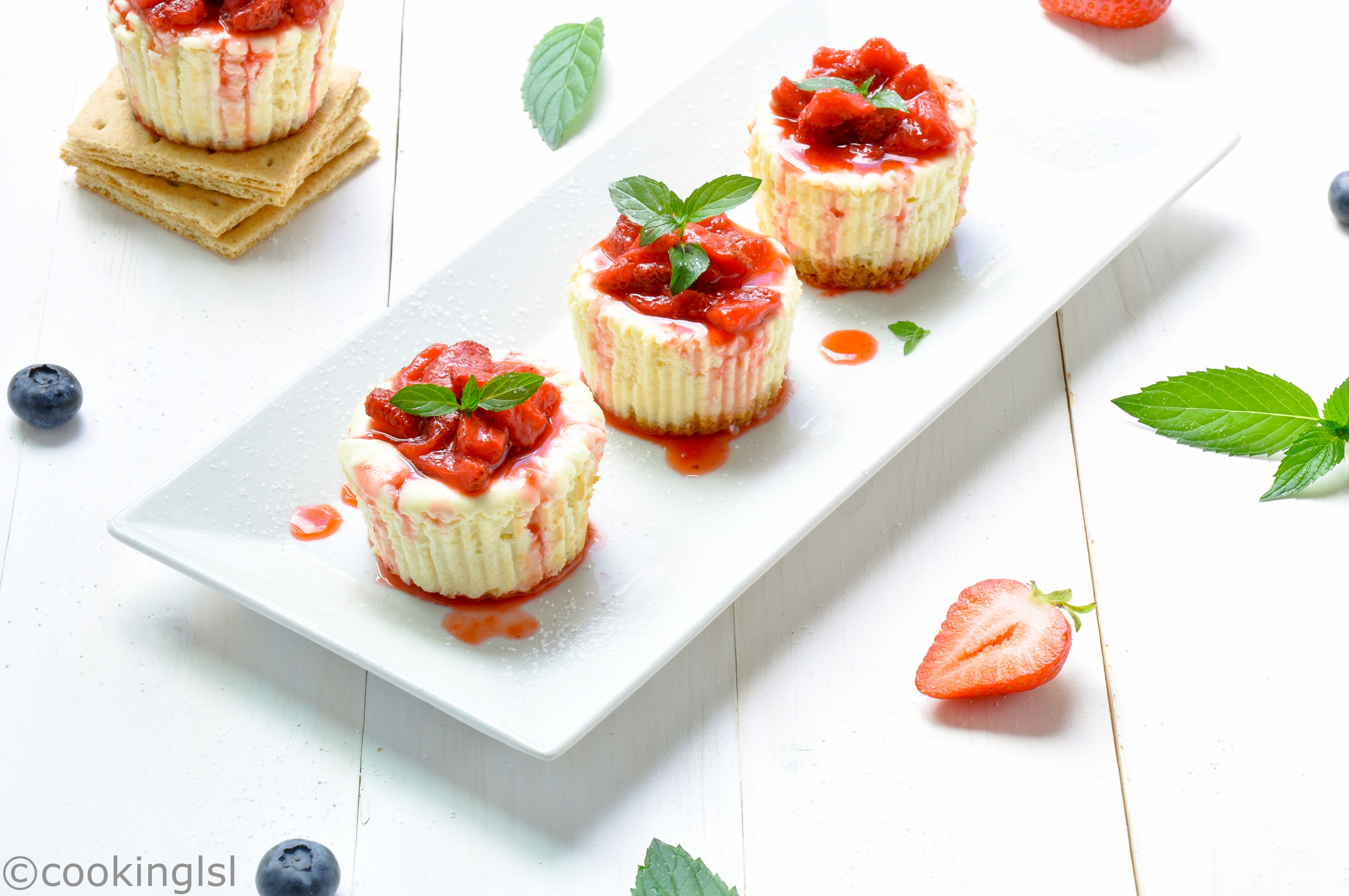 Strawberry Mini Cheesecake Cupcakes