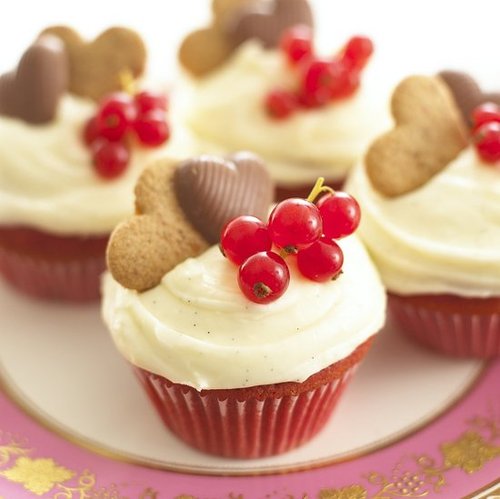 Valentine's Day Red Velvet Cupcakes Valentine's Day Red Velvet Cupcakes