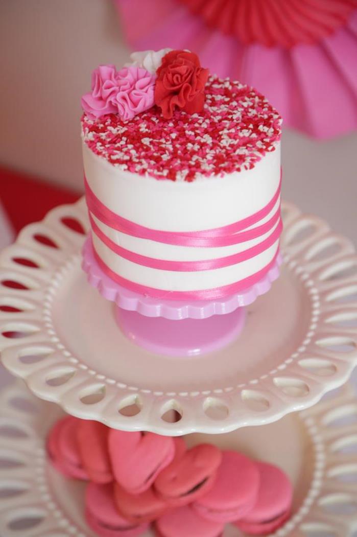 Valentine's Day Sweet Table Ideas Valentine's Day Sweet Table Ideas