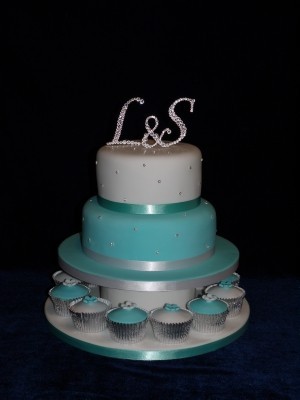 2 Tier Wedding Cake