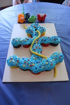 Anchor Shaped Cupcake Cake