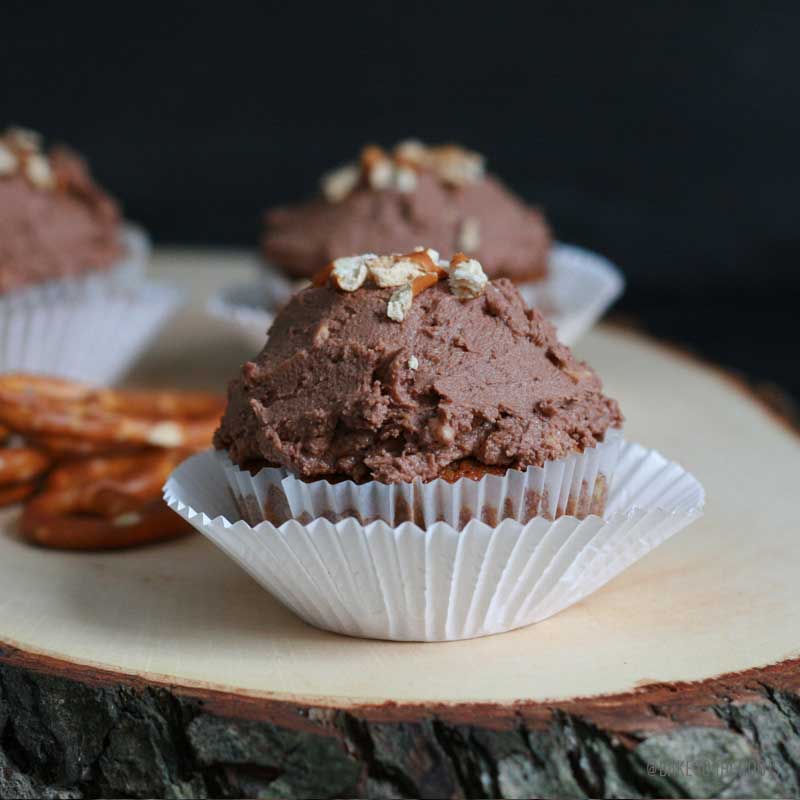 Banana Bread Cupcakes with Frosting
