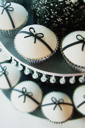 Black and White Baby Shower Cupcakes