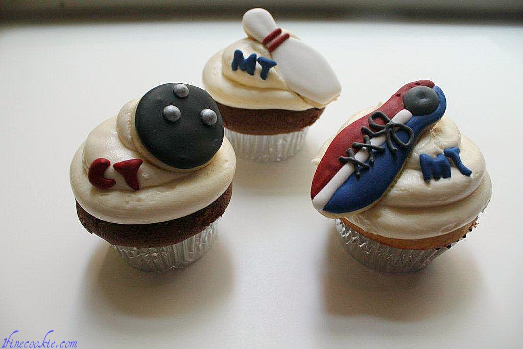 Bowling Cupcakes