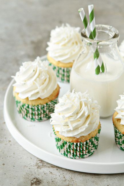 Coconut Lime Cupcakes with Frosting