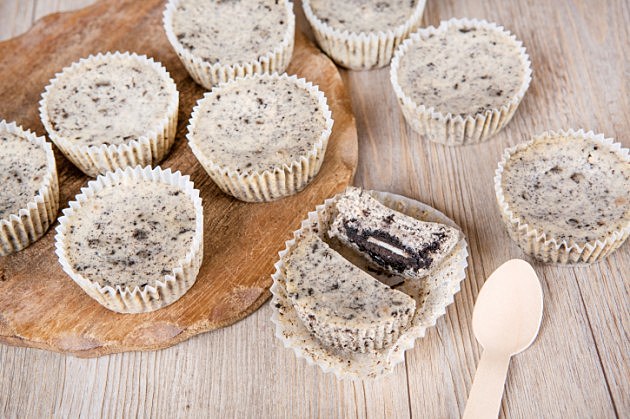 Easy Oreo Cookie Cheesecake Cupcakes Recipe