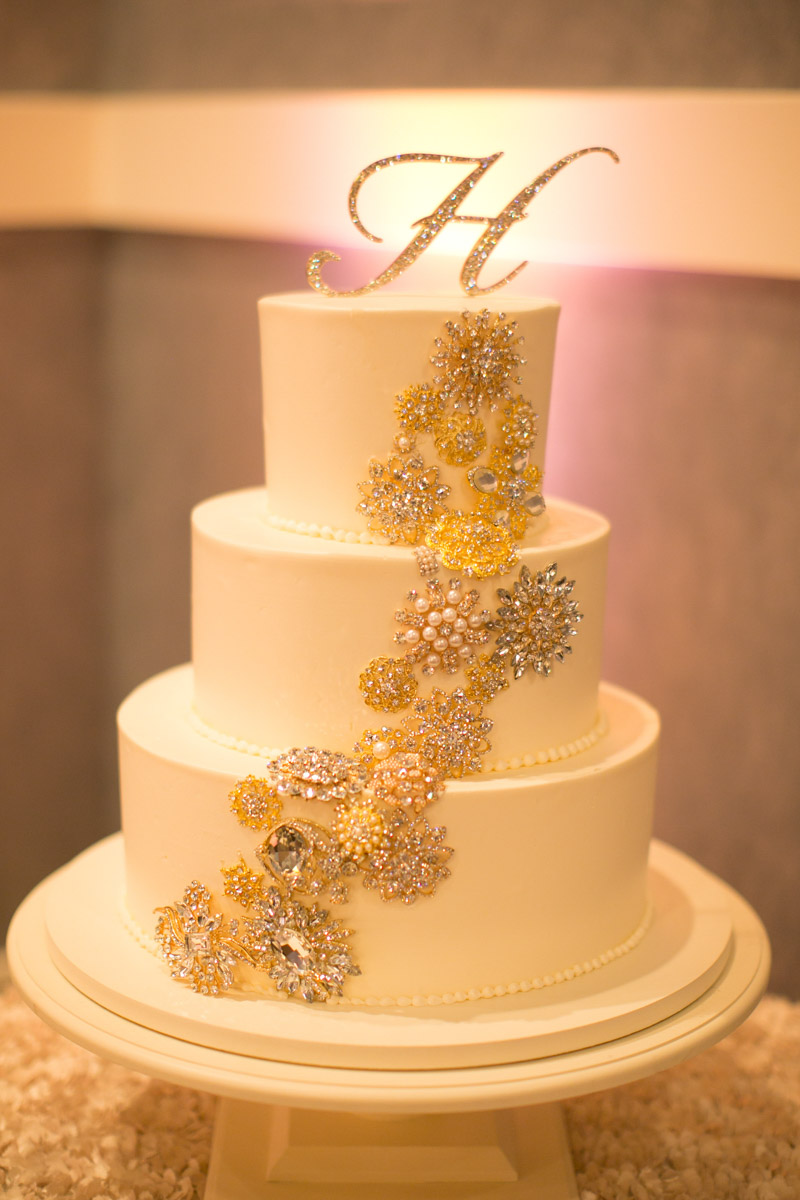 Elegant Gold and Ivory Wedding Cake