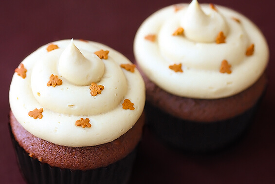 Gingerbread Cupcakes With Molasses Cream Cheese Frosting