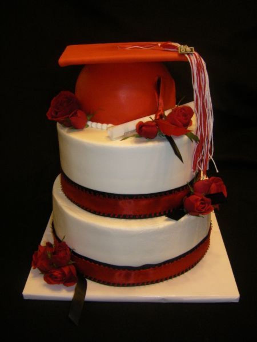 Graduation Cap Cake with Buttercream