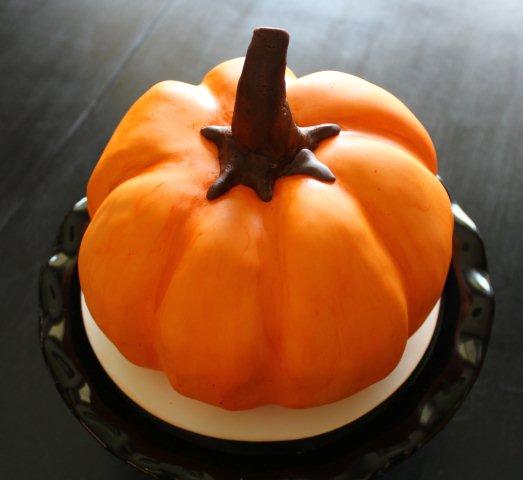 How to Make a Carved Pumpkin Cake