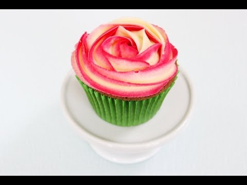 How to Two Tone Buttercream Rose Cupcakes