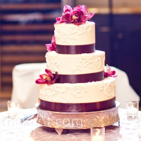 Ideas for Wine Colored Wedding Cake