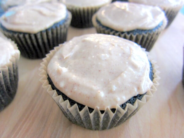 Paleo Cupcakes Chocolate Frosting