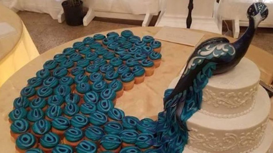Peacock Wedding Cake Cupcakes Peacock Wedding Cake Cupcakes