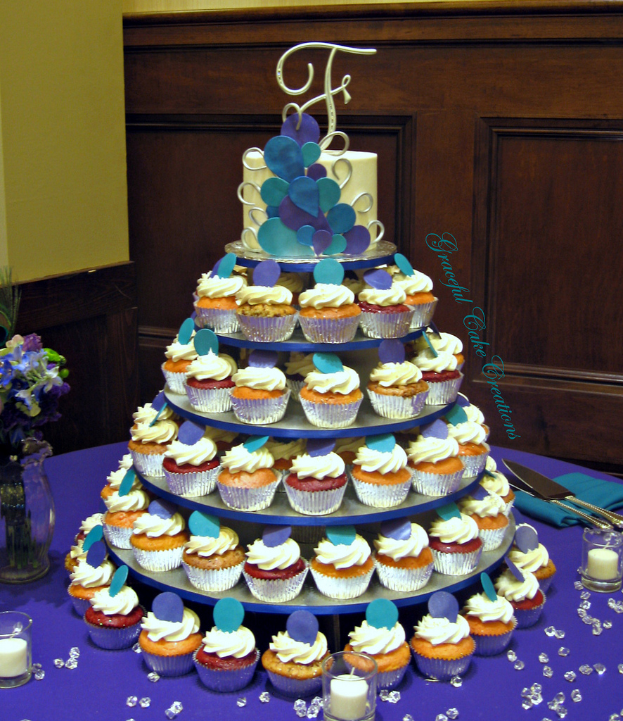 Peacock Wedding Cake with Cupcakes