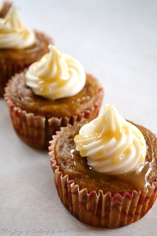 Pumpkin Cupcakes with Caramel Drizzle Pumpkin Cupcakes with Caramel Drizzle