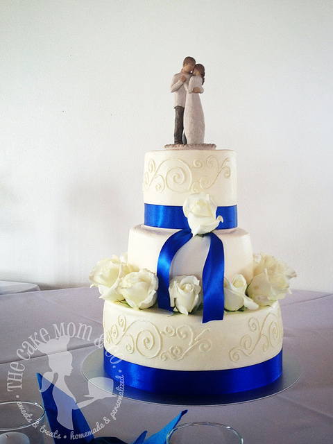 Royal Blue and Ivory Wedding Cake Royal Blue and Ivory Wedding Cake