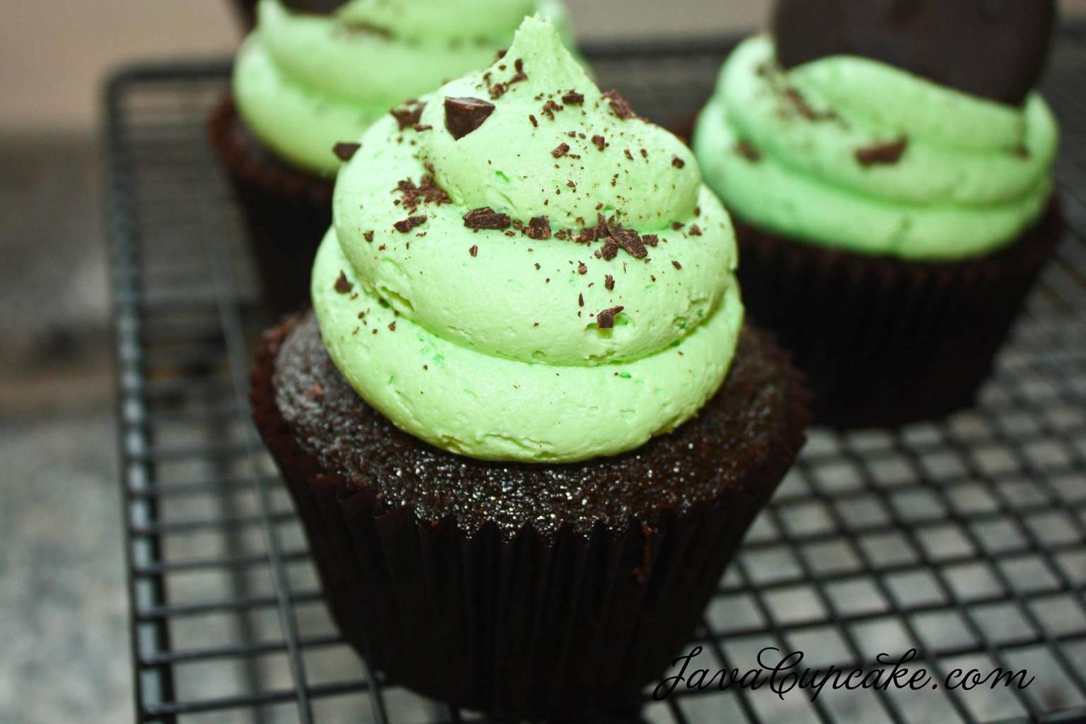 Thin Mint Cookie Cupcakes