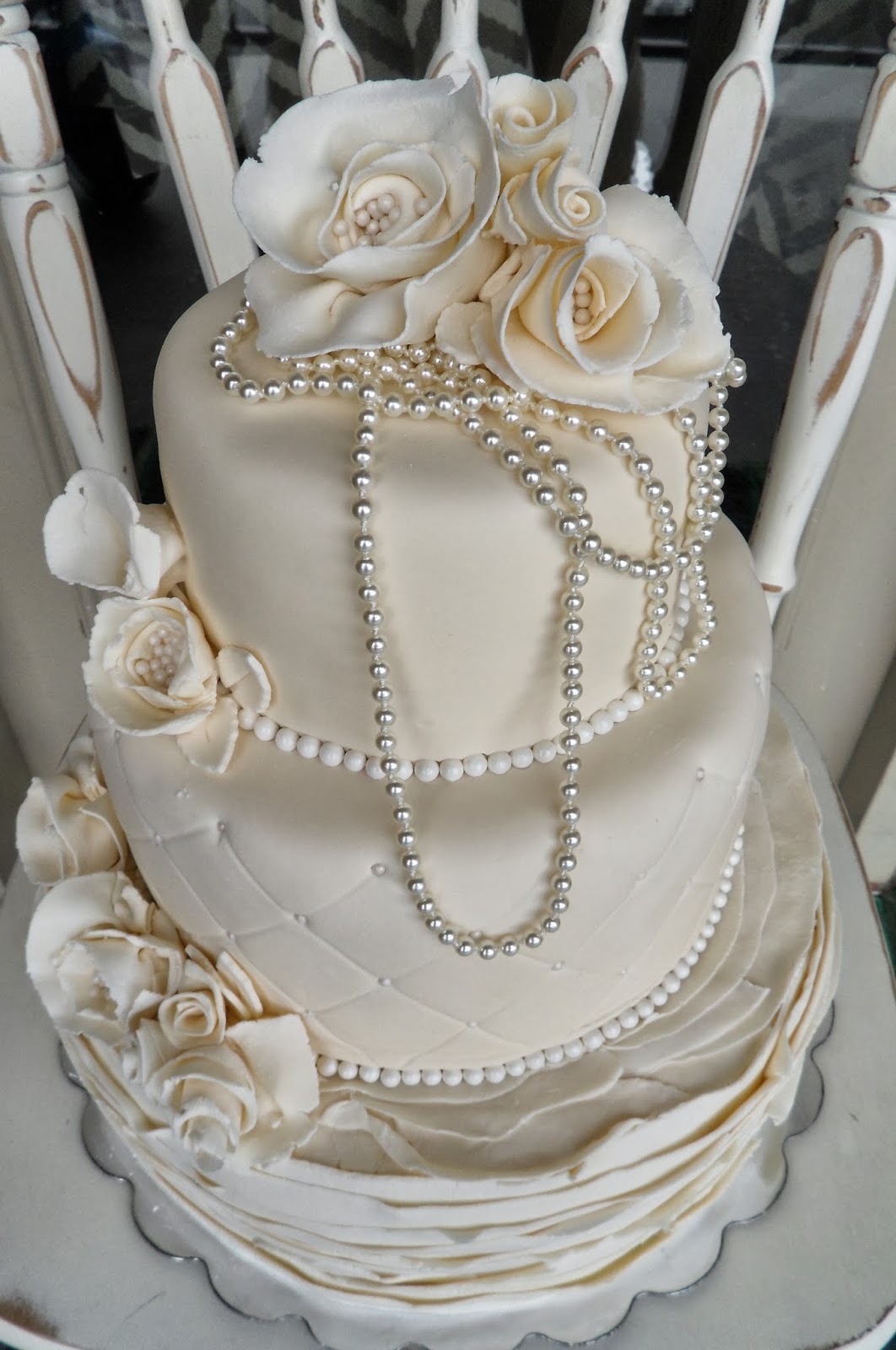 Vintage Wedding Cake with Pearls
