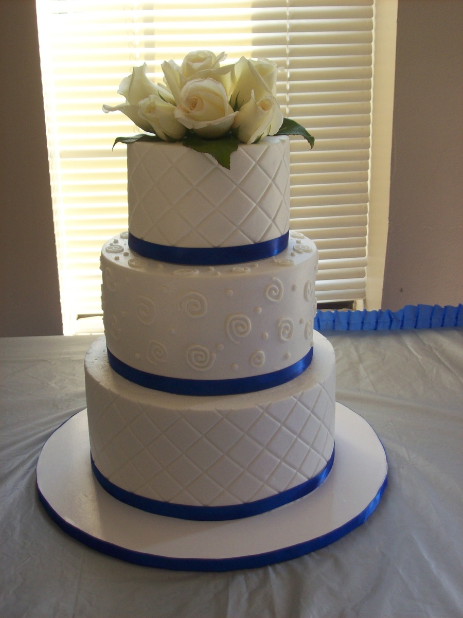 White with Royal Blue Wedding Cakes White with Royal Blue Wedding Cakes