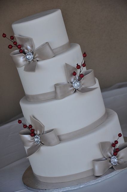 Beautiful Christmas Wedding Cake