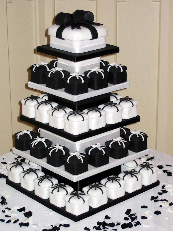 Black and White Wedding Cake with Cupcakes