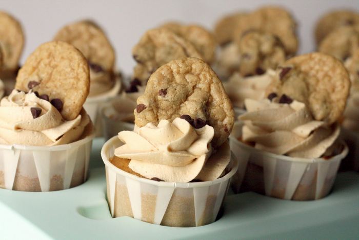Chocolate Chip Cookie Dough Cupcakes Chocolate Chip Cookie Dough Cupcakes