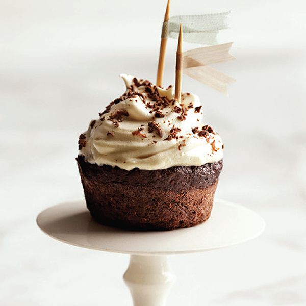 Chocolate Cupcakes with Marshmallow Frosting Chocolate Cupcakes with Marshmallow Frosting