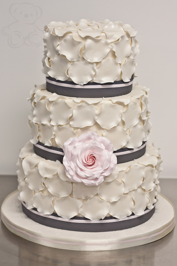 Classic Wedding Cakes Classic Wedding Cakes