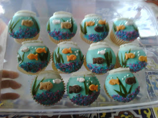 Cupcakes Decorated Like Fish