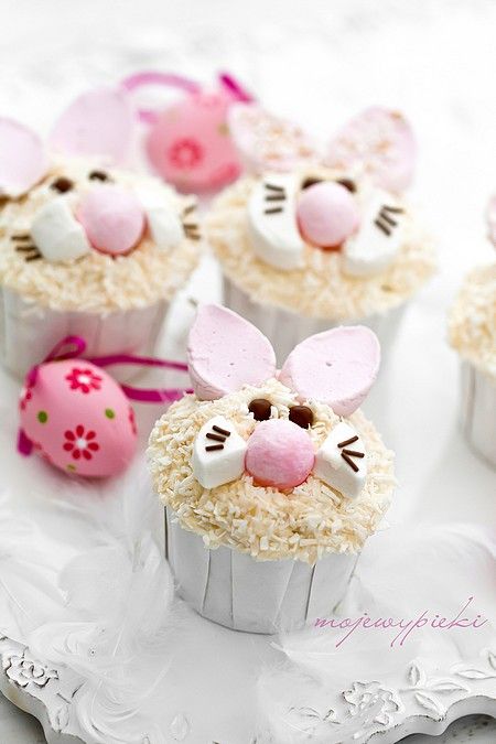 Cute Easter Bunny Cupcakes