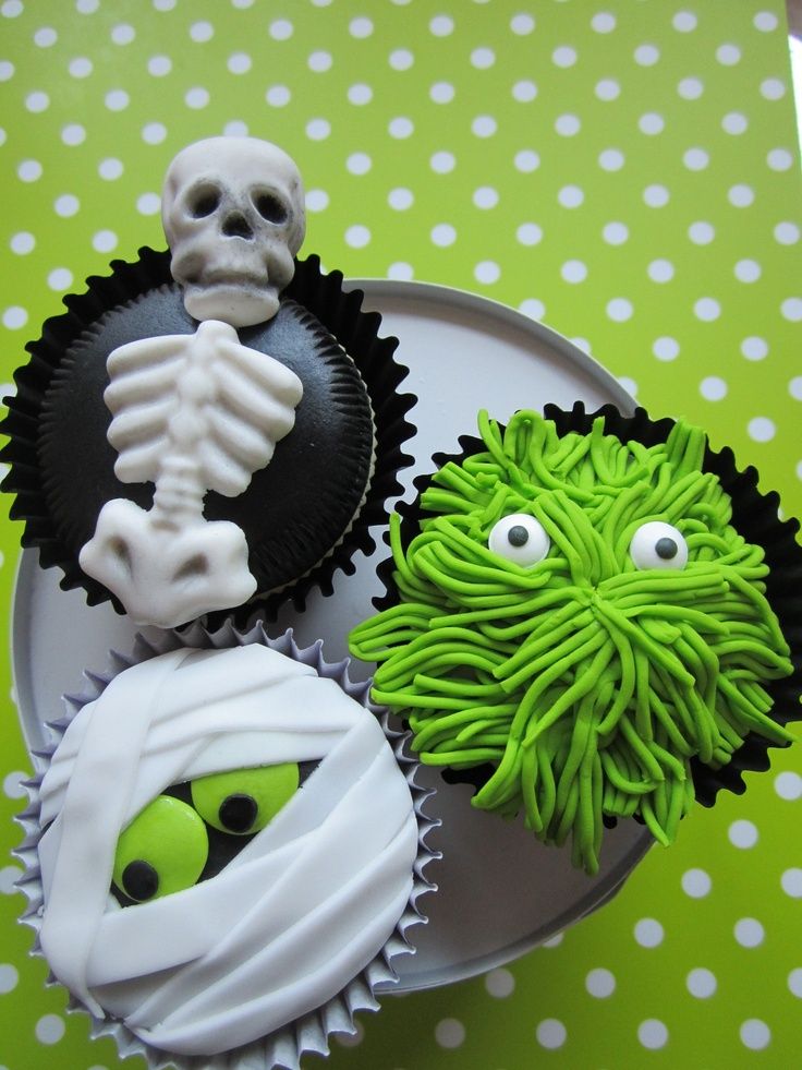 5 Photos of Green Halloween Cupcakes