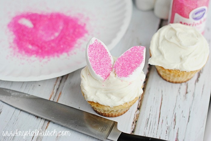 Easter Bunny Cupcakes with Marshmallow Ears Easter Bunny Cupcakes with Marshmallow Ears