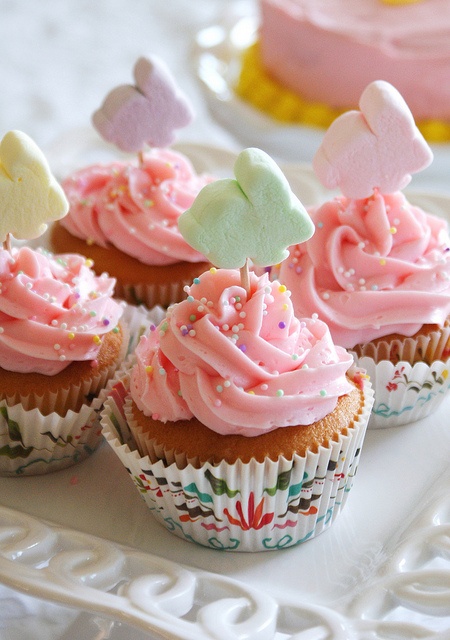 Easter Bunny Cupcakes with Marshmallows Easter Bunny Cupcakes with Marshmallows