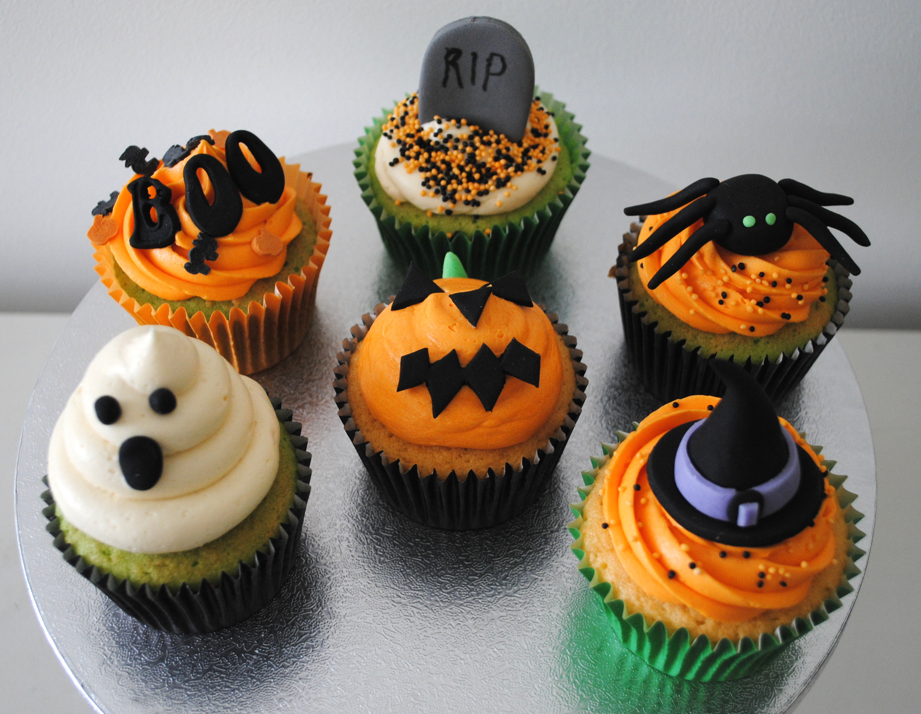 Halloween Cupcake Cake