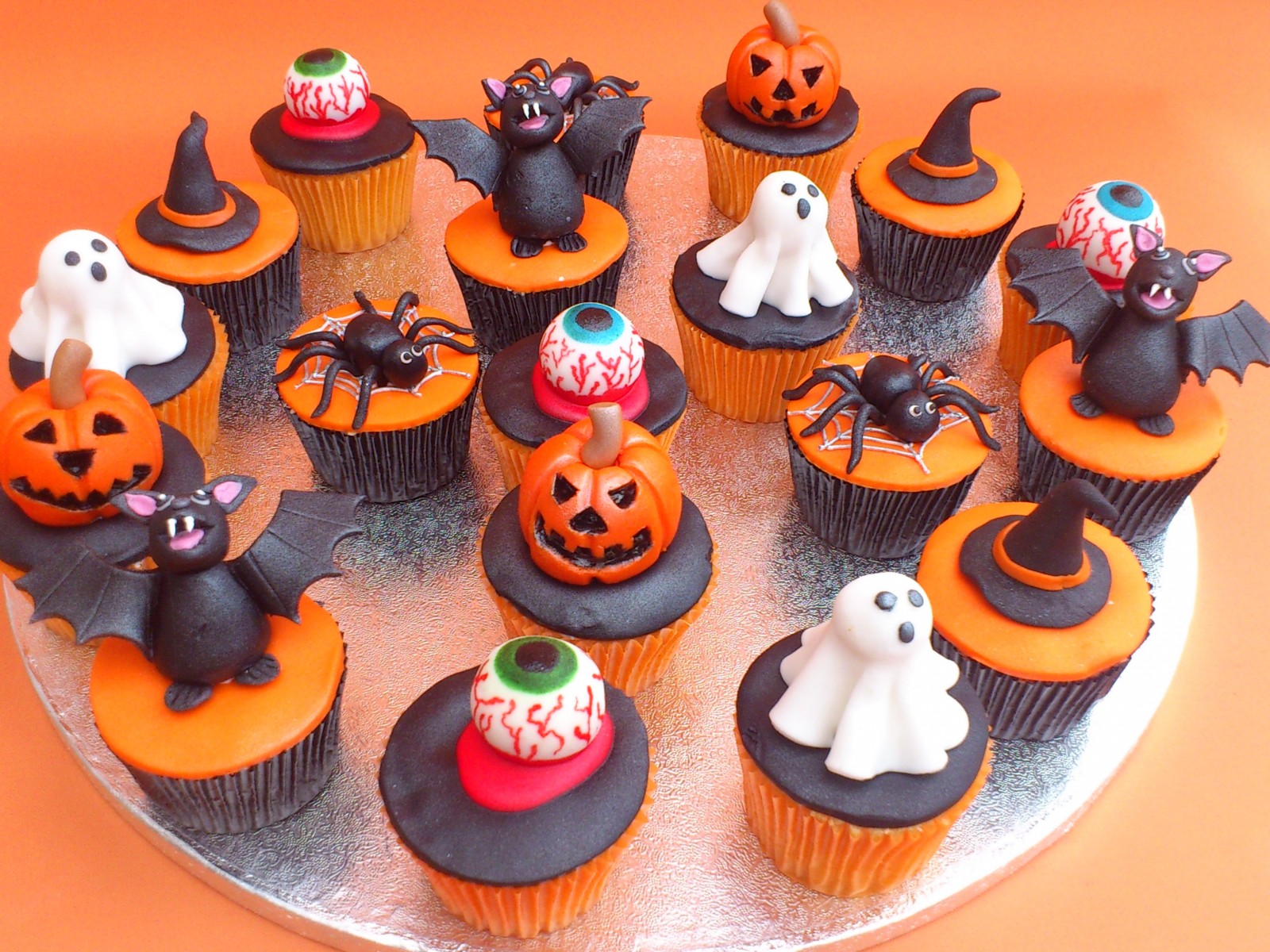 Halloween Cupcake Cake Halloween Cupcake Cake